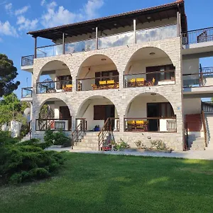 https://dimitros-apartments.hotelschalkidiki.net