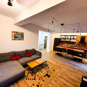 Urban Retreat: Industrial Chic 1br Ap - Heart Of Bucureşti